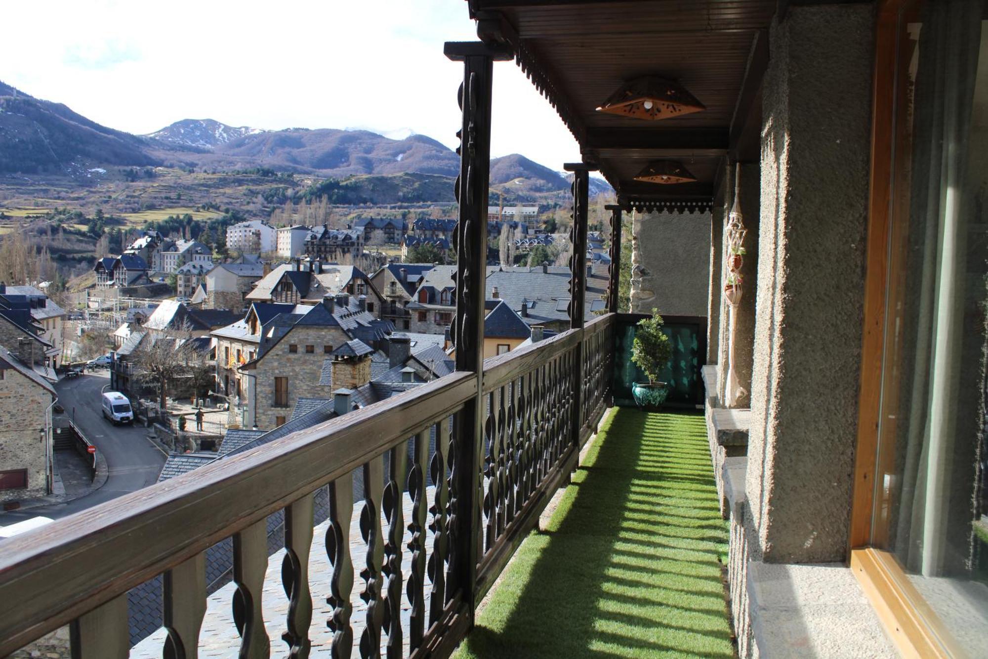 Villa El Balcon Del Garmo à Sallent de Gállego Extérieur photo
