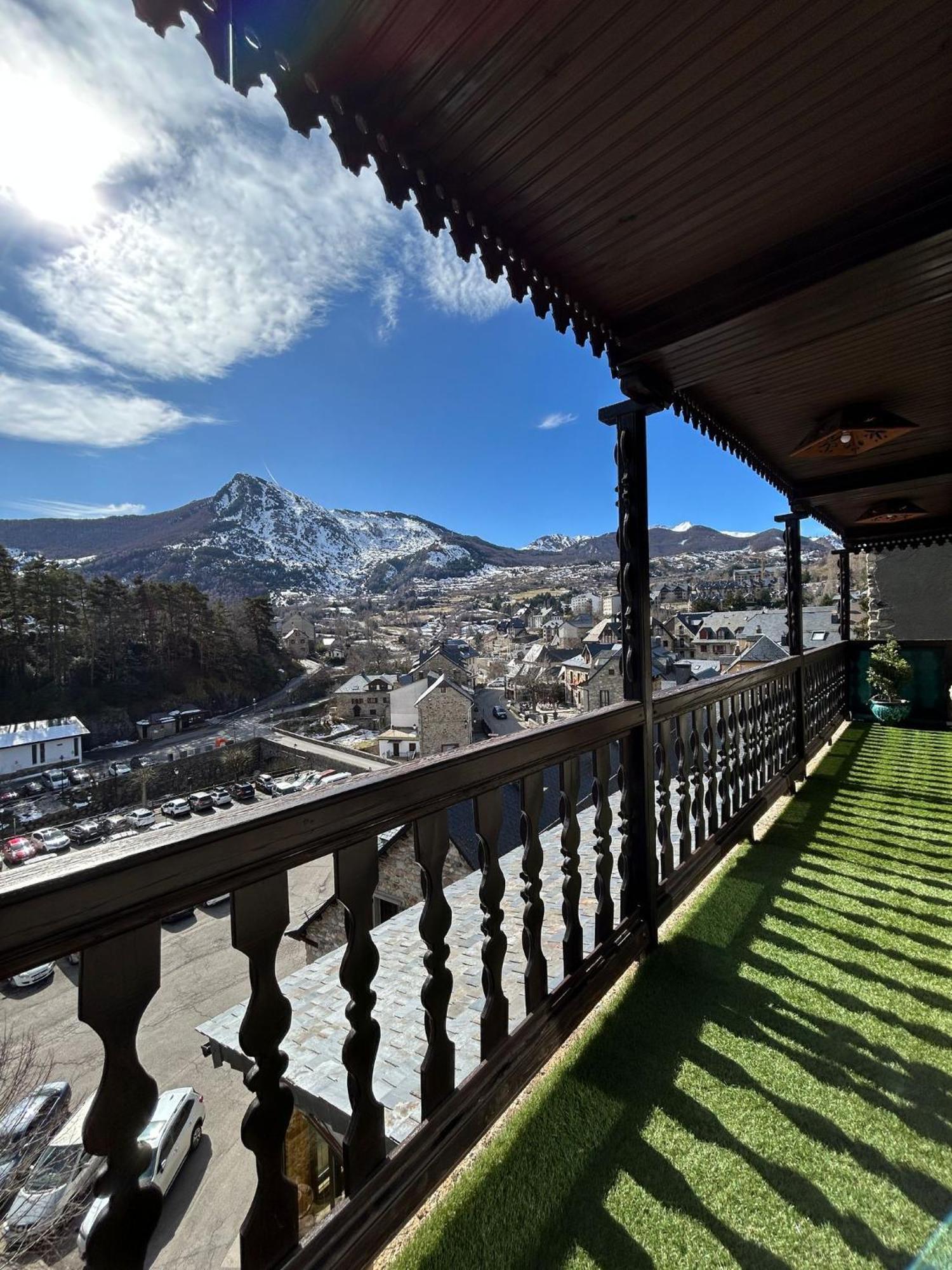Villa El Balcon Del Garmo à Sallent de Gállego Extérieur photo